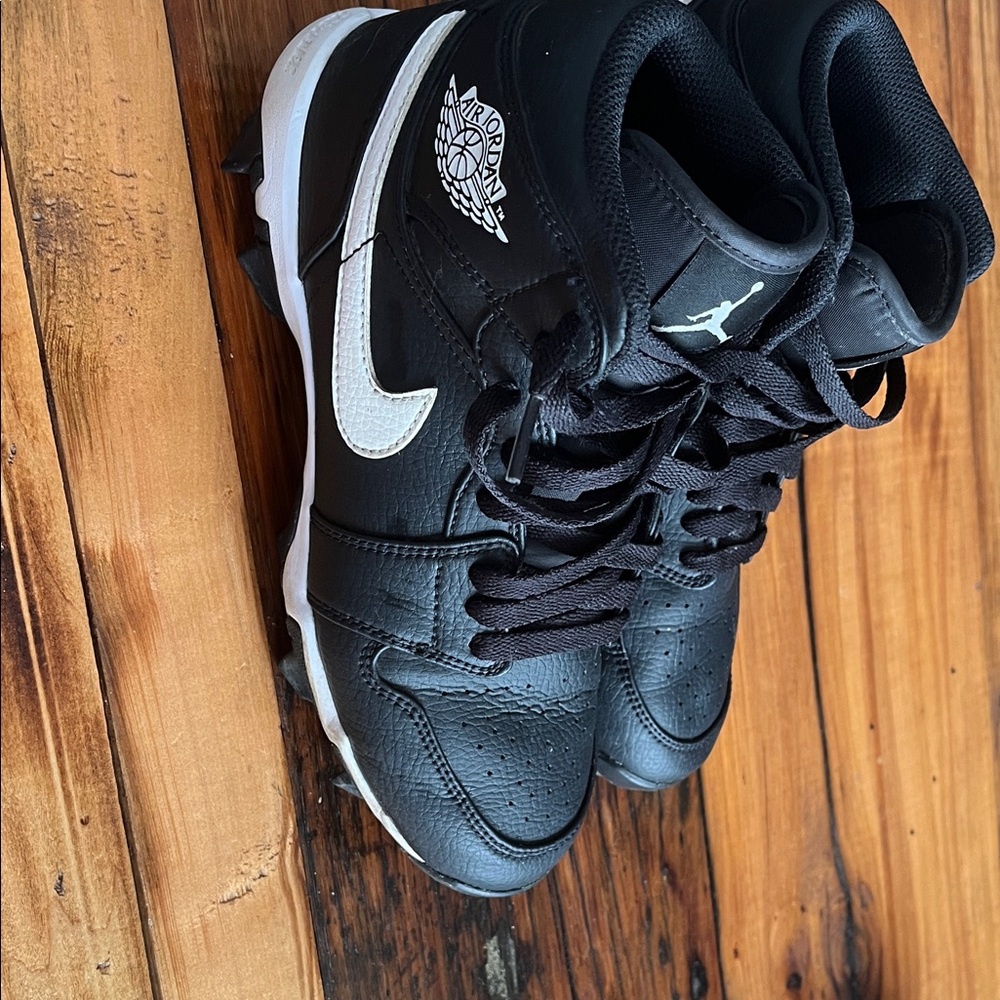 Jordan youth football cleats size 5